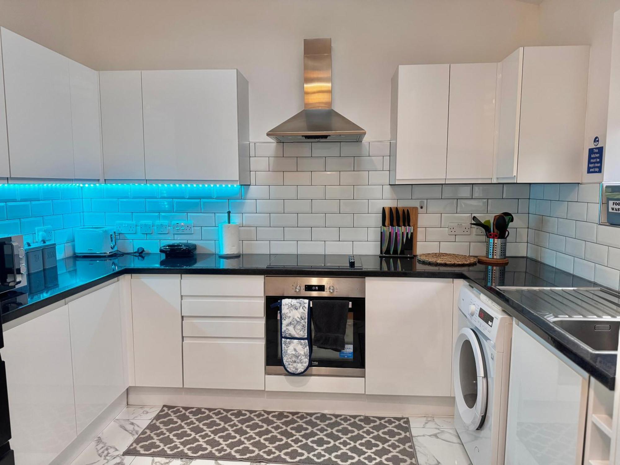 Modern 1-Bed Apt 30Min To Central London & Parking Εξωτερικό φωτογραφία