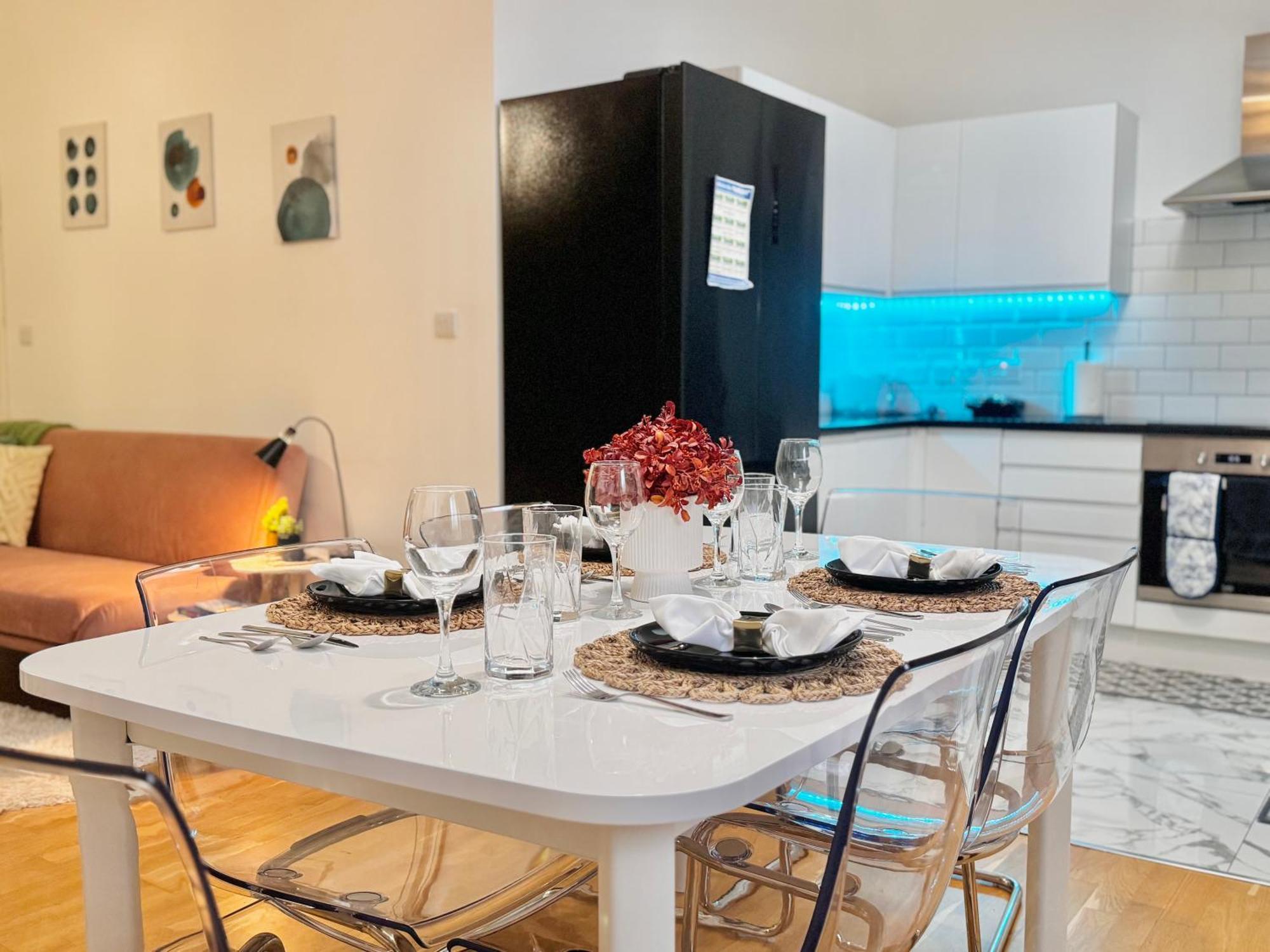 Modern 1-Bed Apt 30Min To Central London & Parking Εξωτερικό φωτογραφία