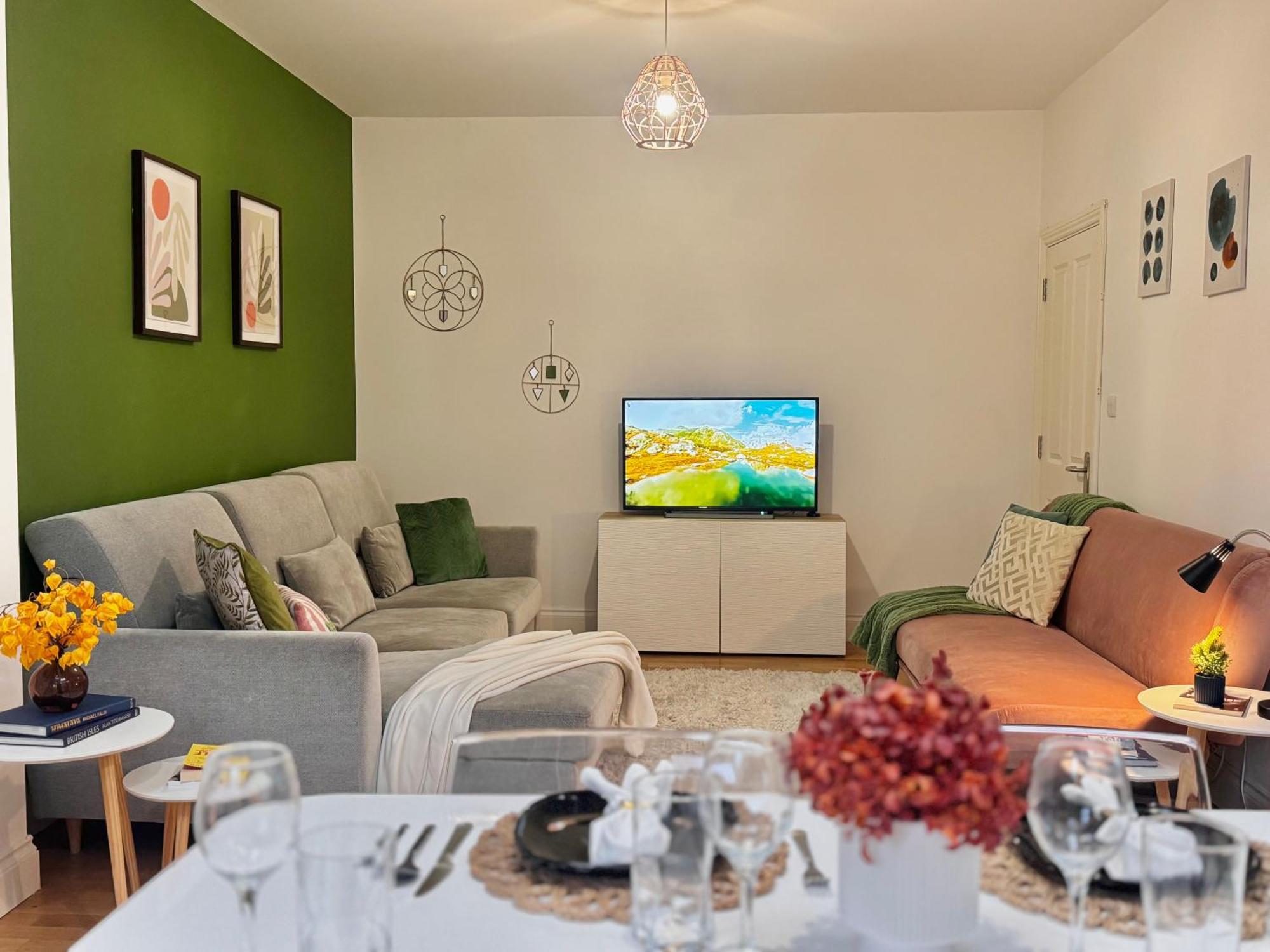 Modern 1-Bed Apt 30Min To Central London & Parking Εξωτερικό φωτογραφία