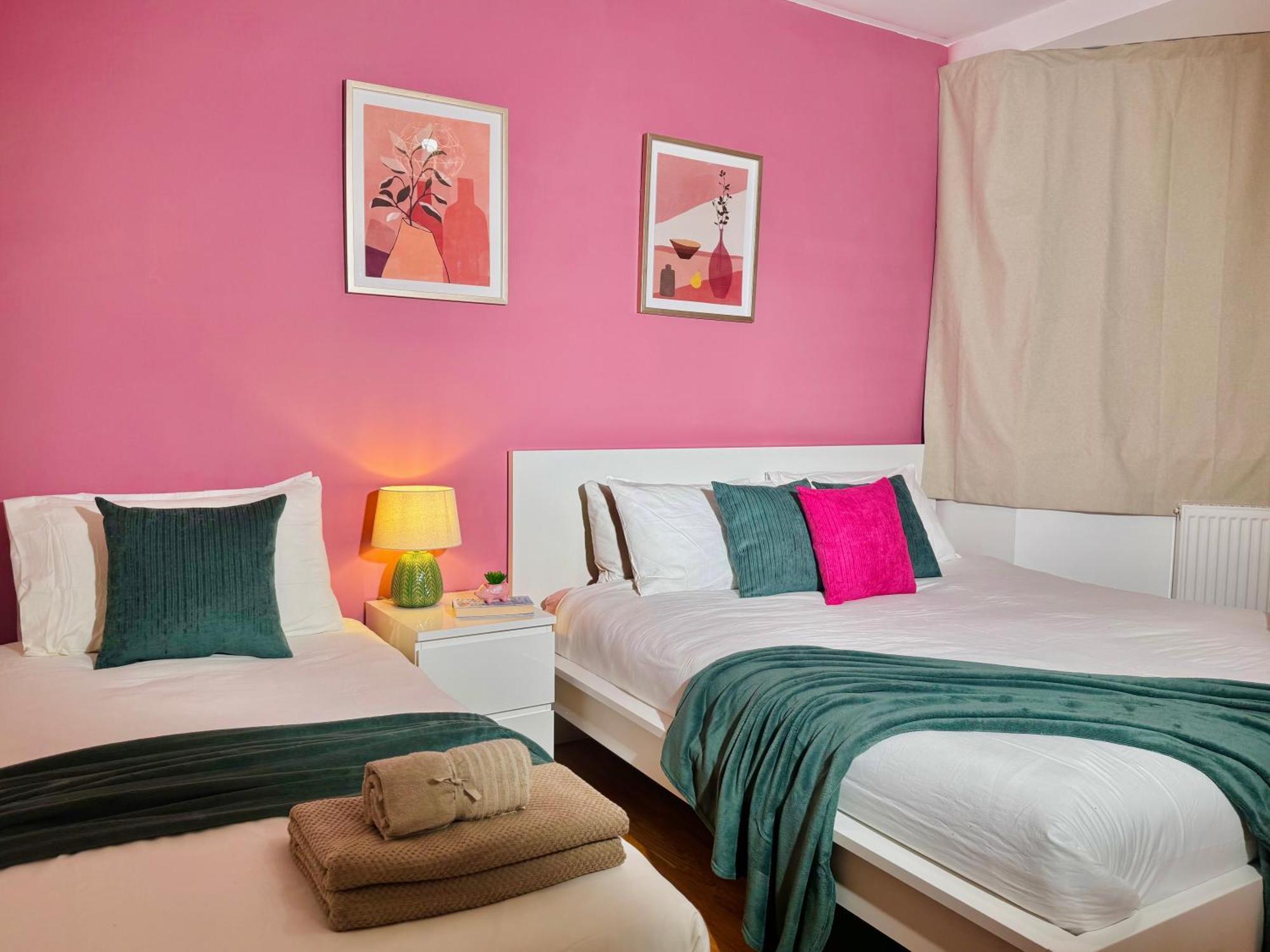 Modern 1-Bed Apt 30Min To Central London & Parking Εξωτερικό φωτογραφία