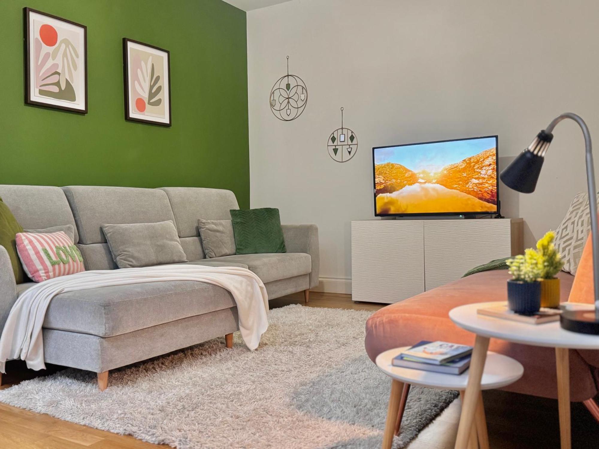 Modern 1-Bed Apt 30Min To Central London & Parking Εξωτερικό φωτογραφία