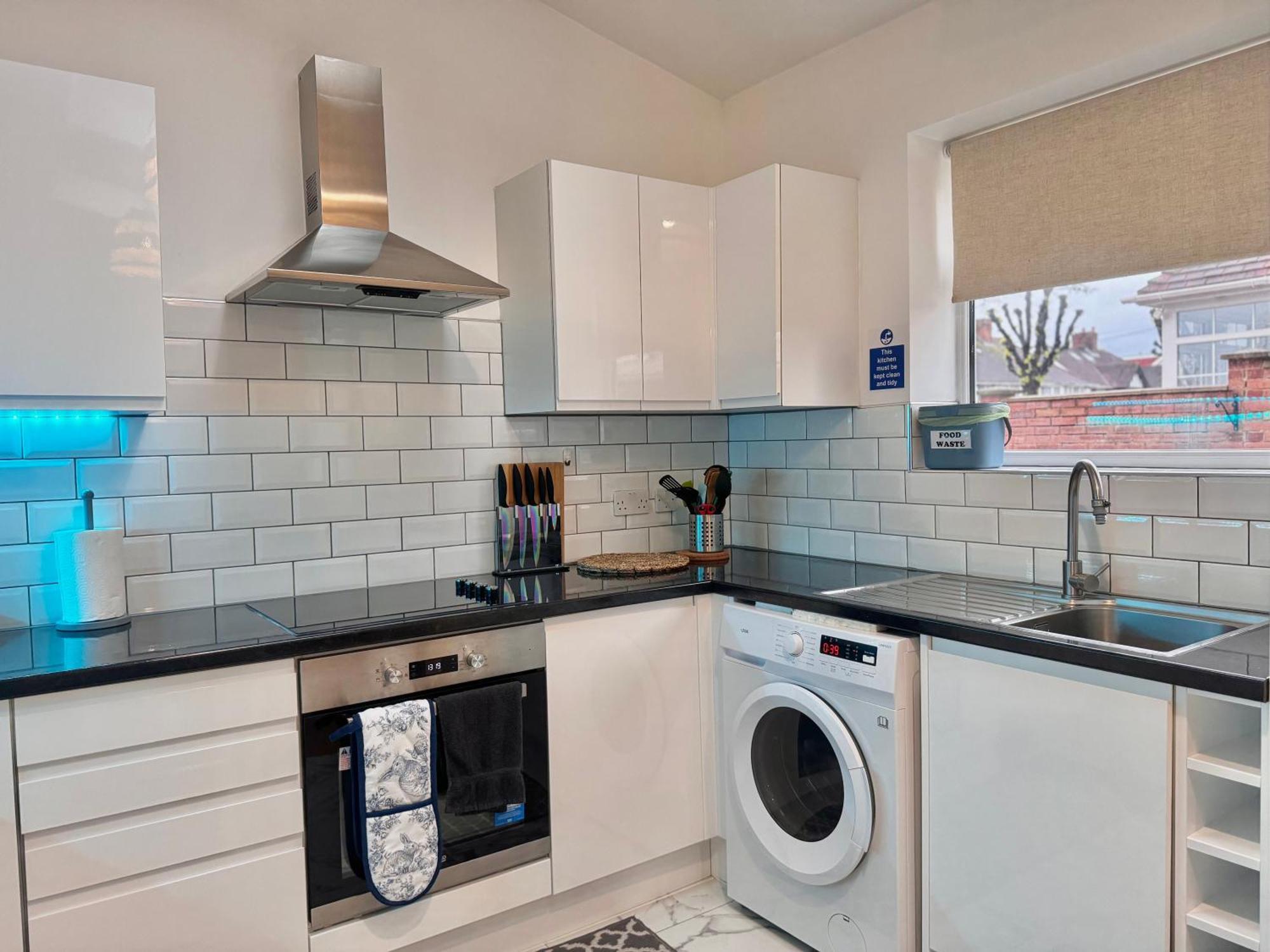 Modern 1-Bed Apt 30Min To Central London & Parking Εξωτερικό φωτογραφία