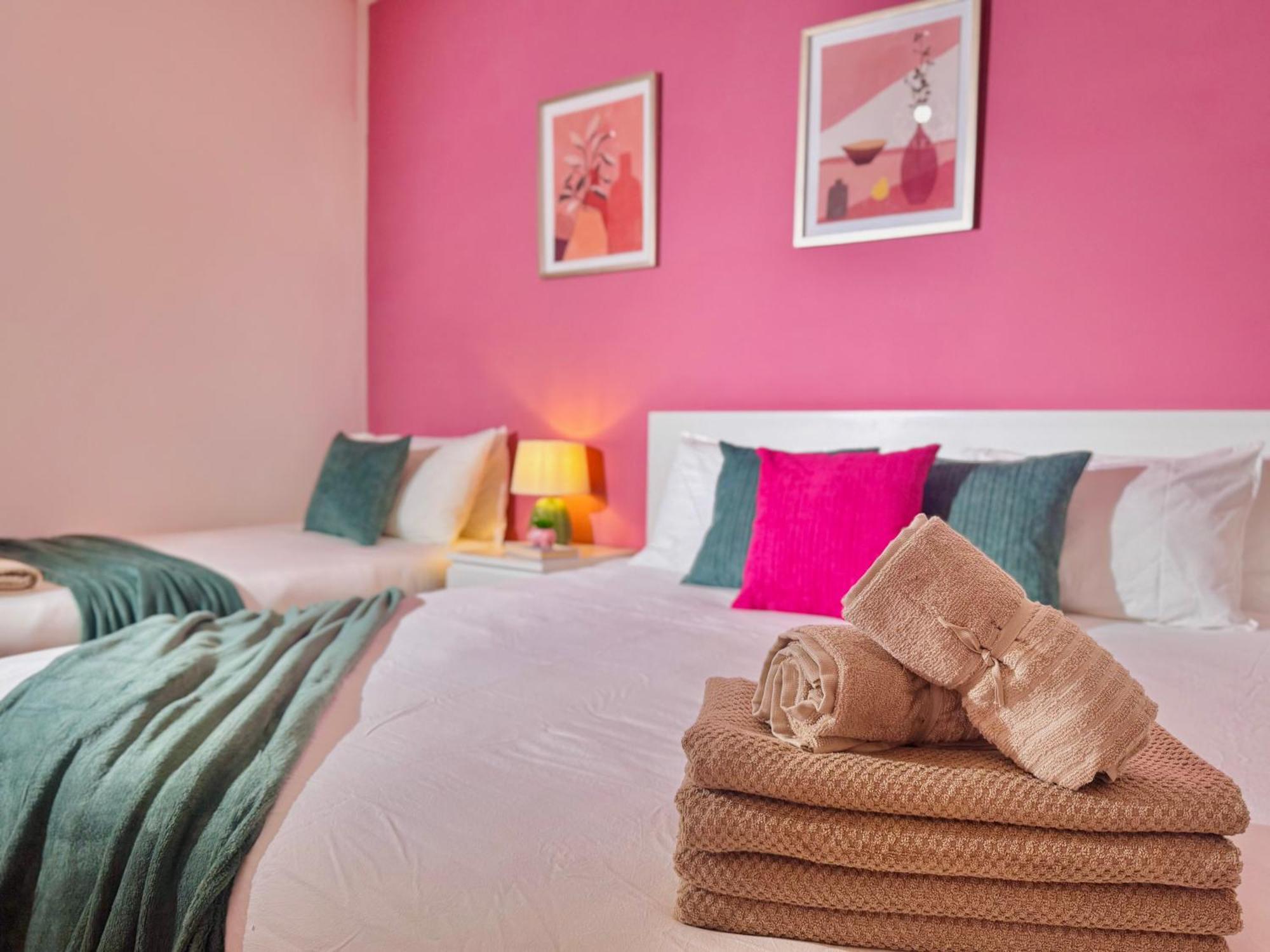Modern 1-Bed Apt 30Min To Central London & Parking Εξωτερικό φωτογραφία